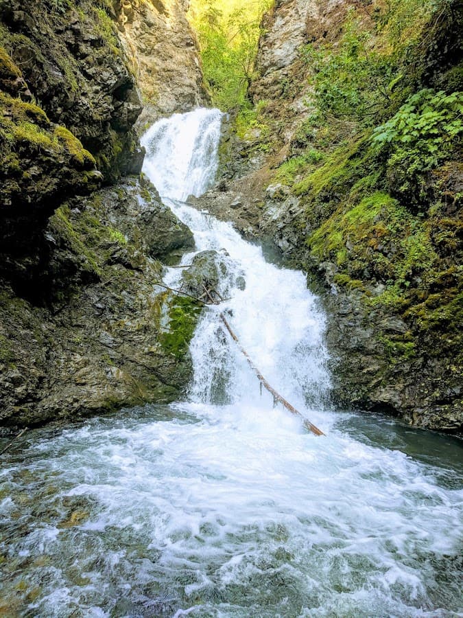 Thunderbird Falls Trailhead